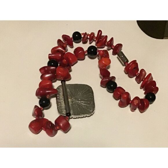Beautiful Genuine Red Carnelian & Black Onyx Gemstone Necklace - Picture 3 of 3